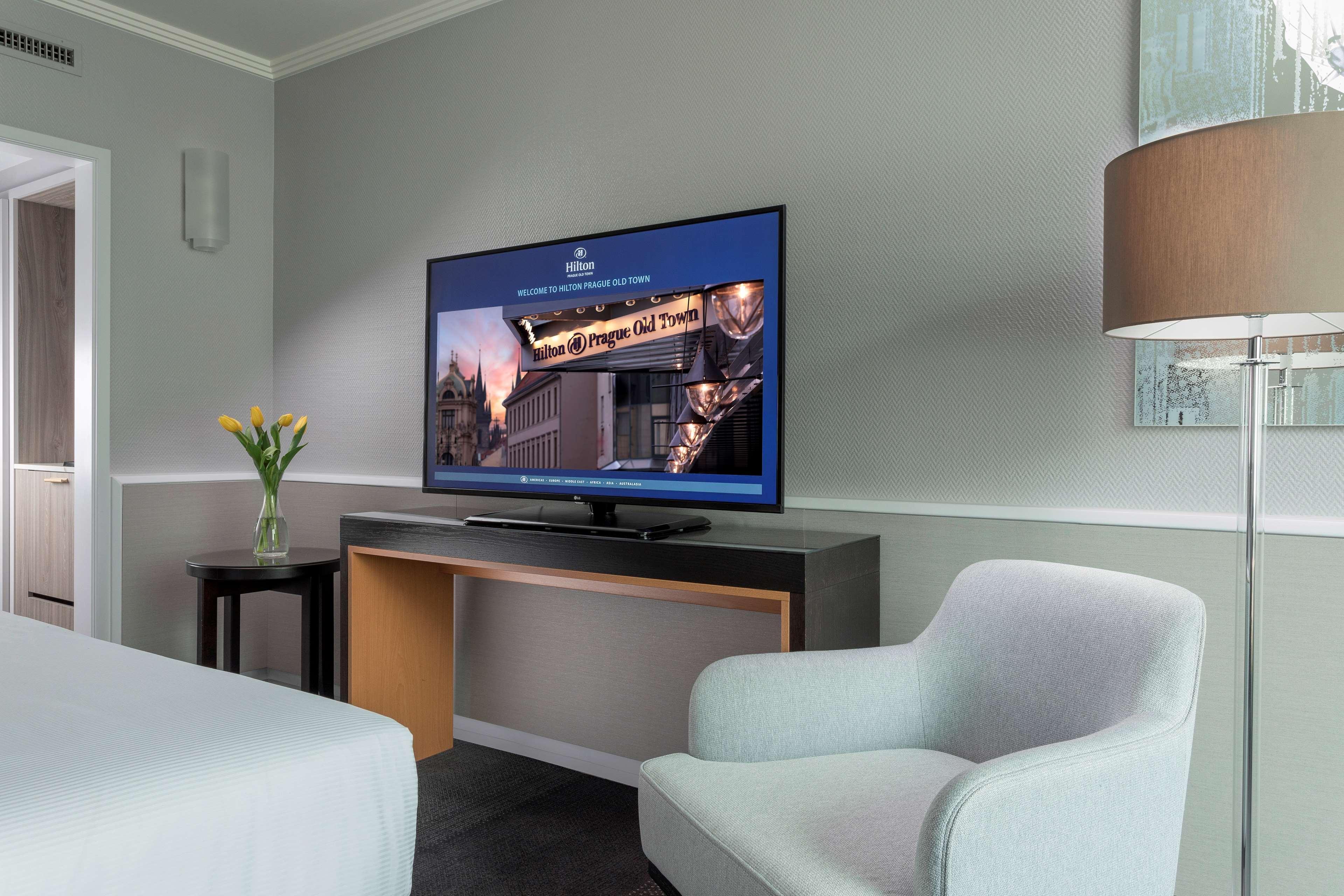 Hilton Prague Old Town Hotel Kültér fotó A television set
